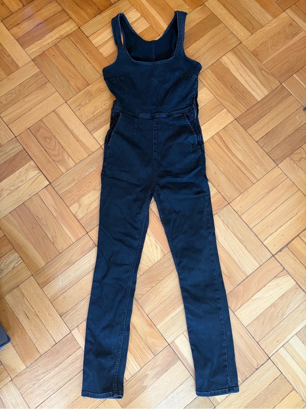 Free People Black Denim Jumpsuit Side Zipper. Stretchy. Form Fitting. Sz. 4 Sexy